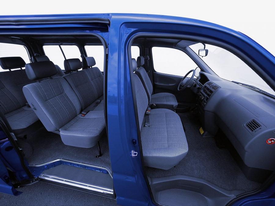  Toyota Hiace 1995 года  (фото 2 из 8)